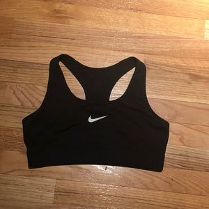 black nike sports bra